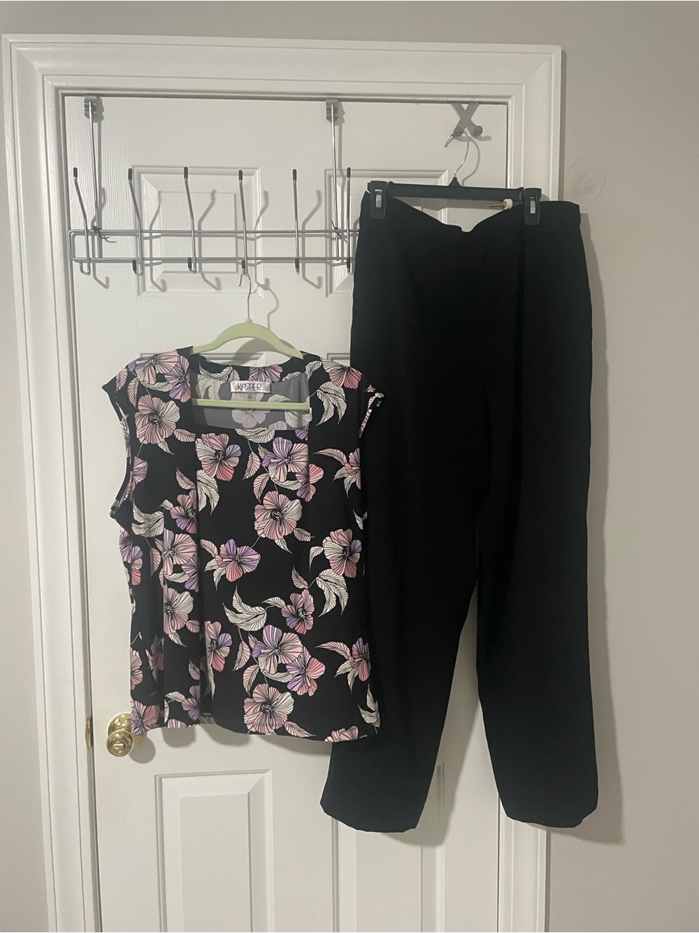 Kasper Black Floral Shell Top & Black Pants Set Kasper sz14